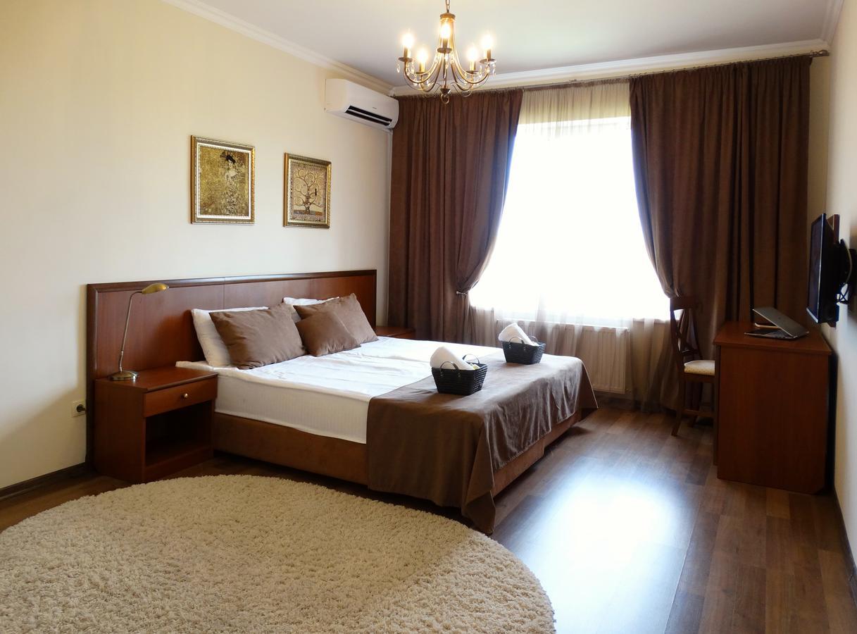Henry Ford Mini Hotel Одеса Екстер'єр фото