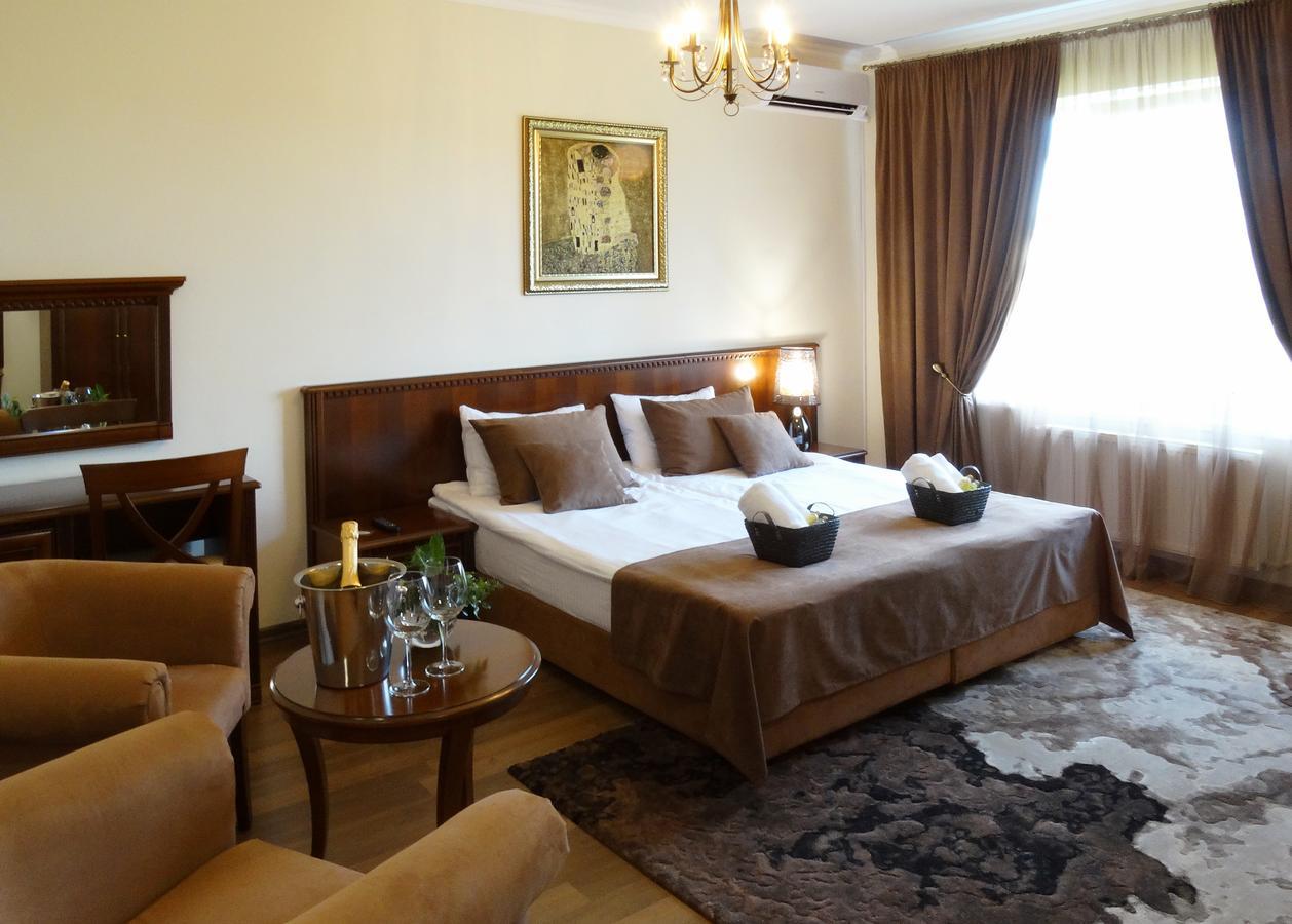 Henry Ford Mini Hotel Одеса Екстер'єр фото